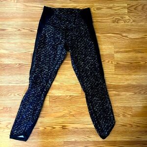 Lululemon black & gray leggings